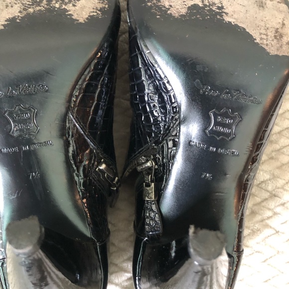 Shoes size 71/2 - Picture 4 of 5